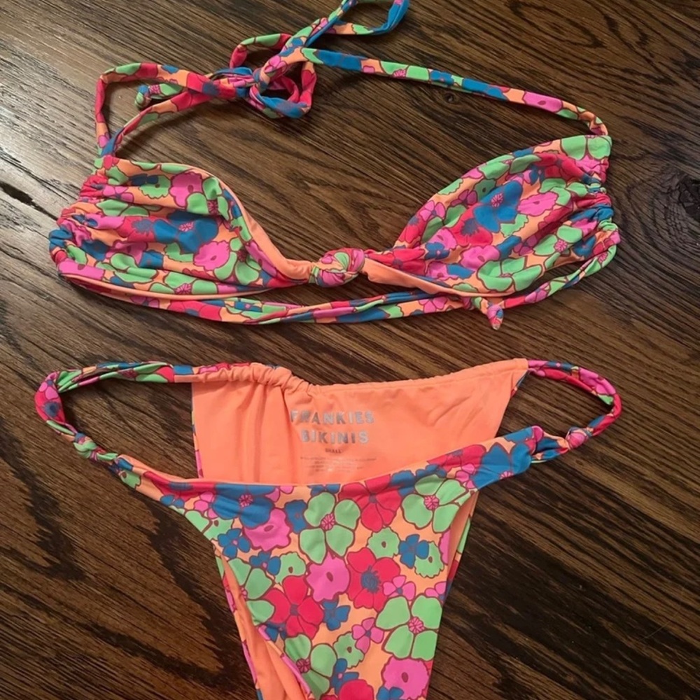 Frankie’s bikini